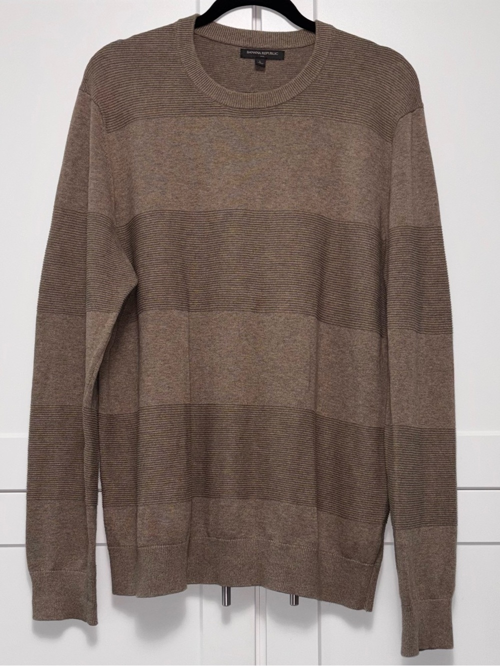 Banana Republic 100% Cotton Men’s Taupe Striped Crewneck Sweater GUC